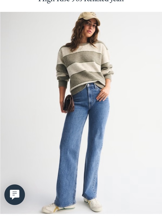 Abercrombie & Fitch Denim - Like New Abercrombie 90s high rise relaxed jeans size 28 long